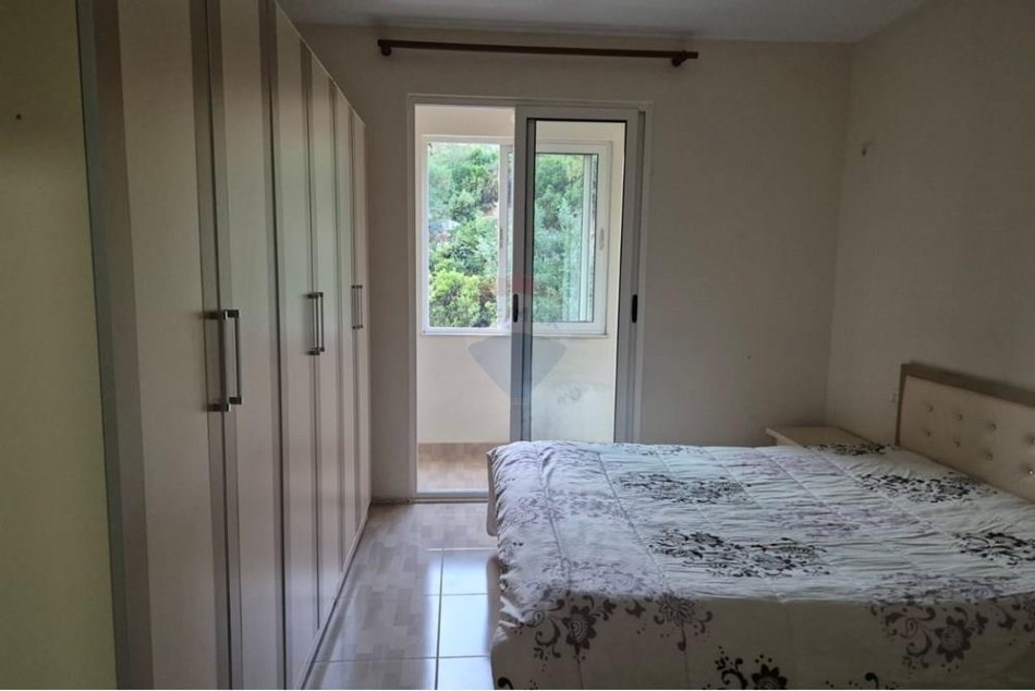 Tirane, jepet me qera apartament 2+1 Kati 5, 75 m² 350 € (Fresku - Rruga e Thesarit)
