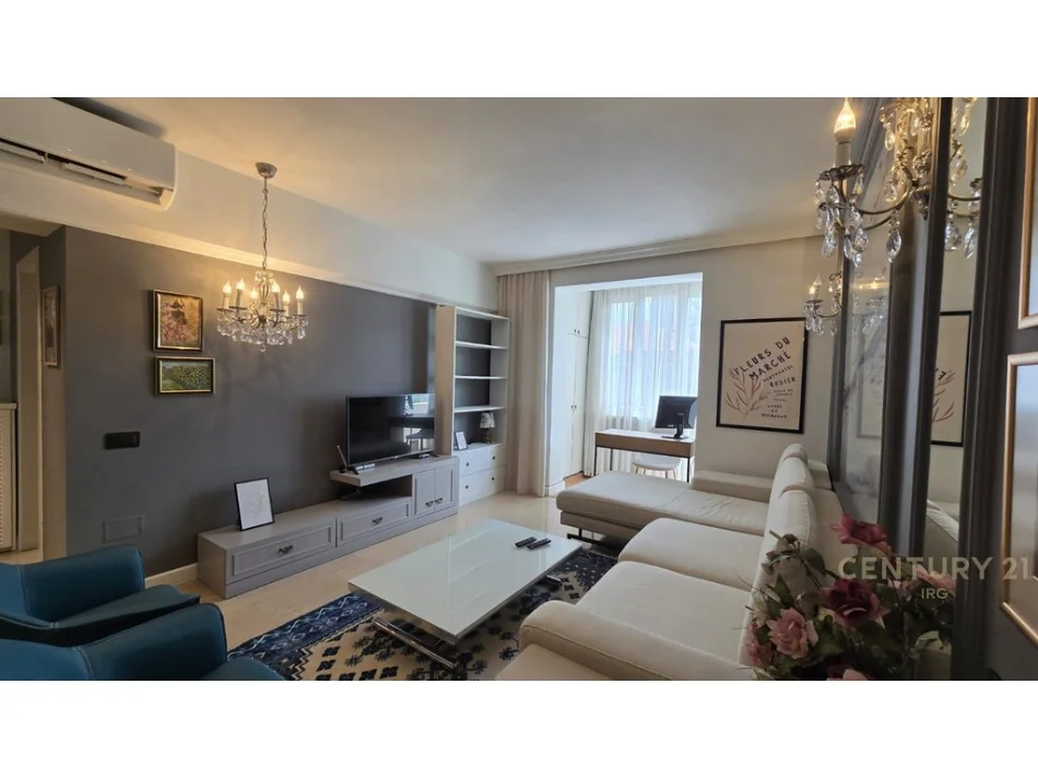 Tirane, jepet me qera apartament 3+1+Ballkon Kati 3, 100 m² 900 € 