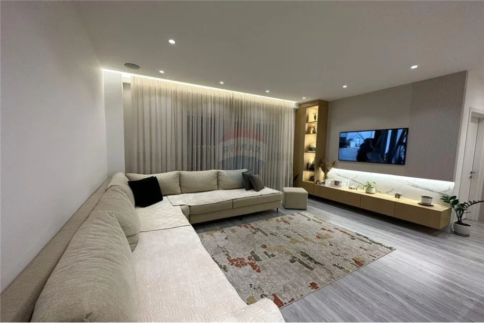 Tirane, jepet me qera apartament 2+1 , 99 m² 800 € (Rruga e Dibres - Rruga e Dibrës - Selvia, Shqipëri)