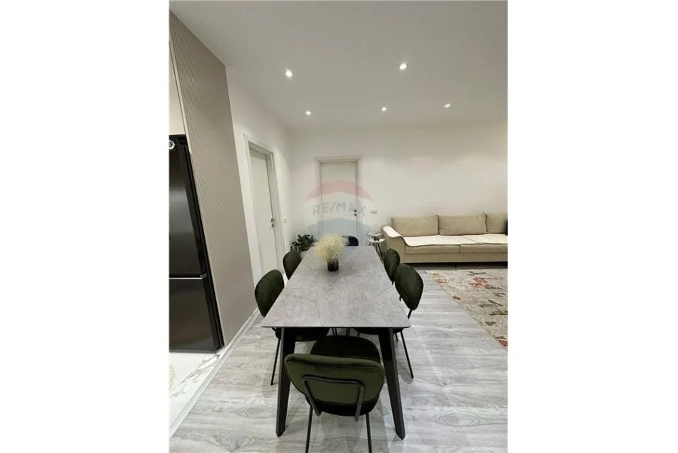 Tirane, jepet me qera apartament 2+1 , 99 m² 800 € (Rruga e Dibres - Rruga e Dibrës - Selvia, Shqipëri)