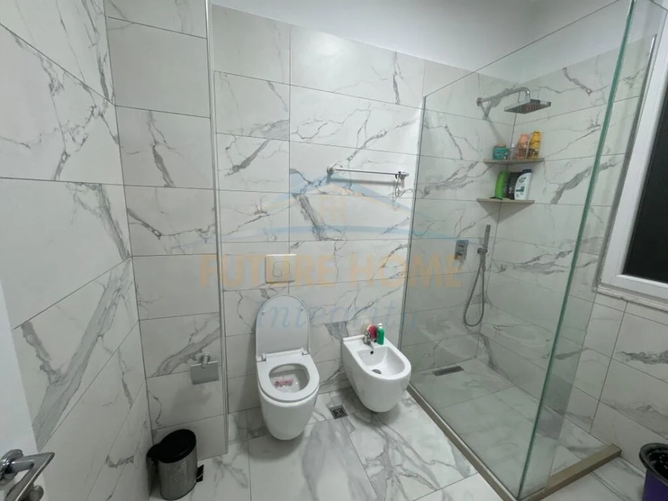 Tirane, shitet apartament 2+1+2+post parkimi Kati 7, 97 m² 195000€ (Fusha e Aviacionit)
