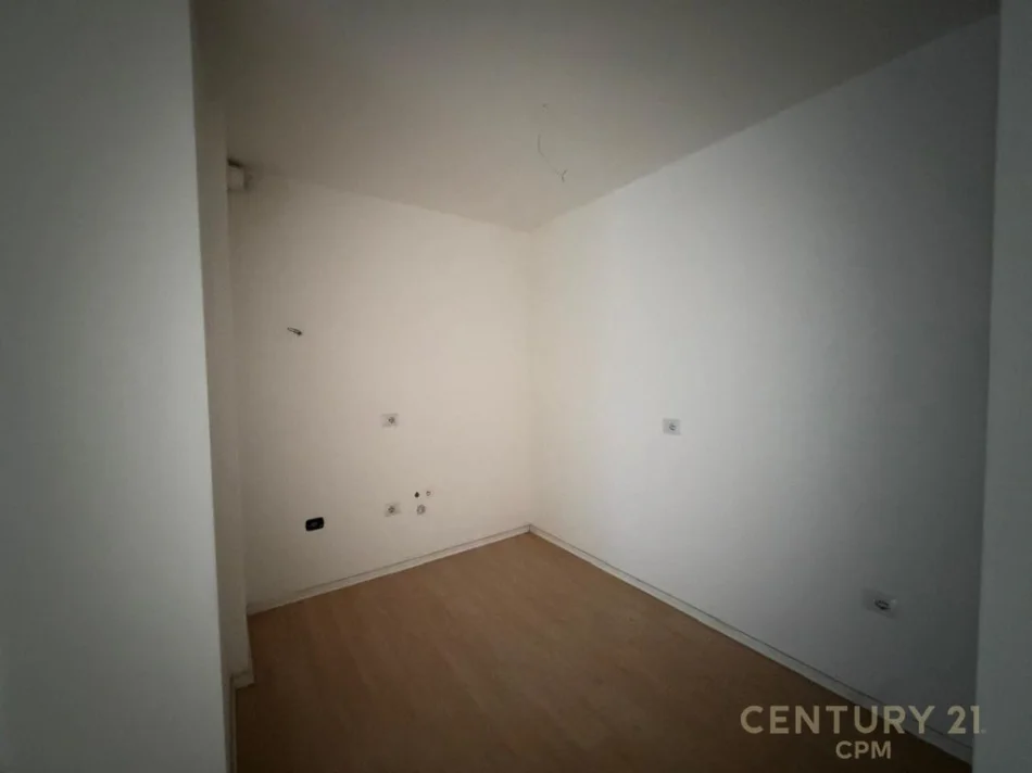 Tirane, shes apartament 2+1+Aneks+Ballkon Kati 5, 91 m² 255.000 € 