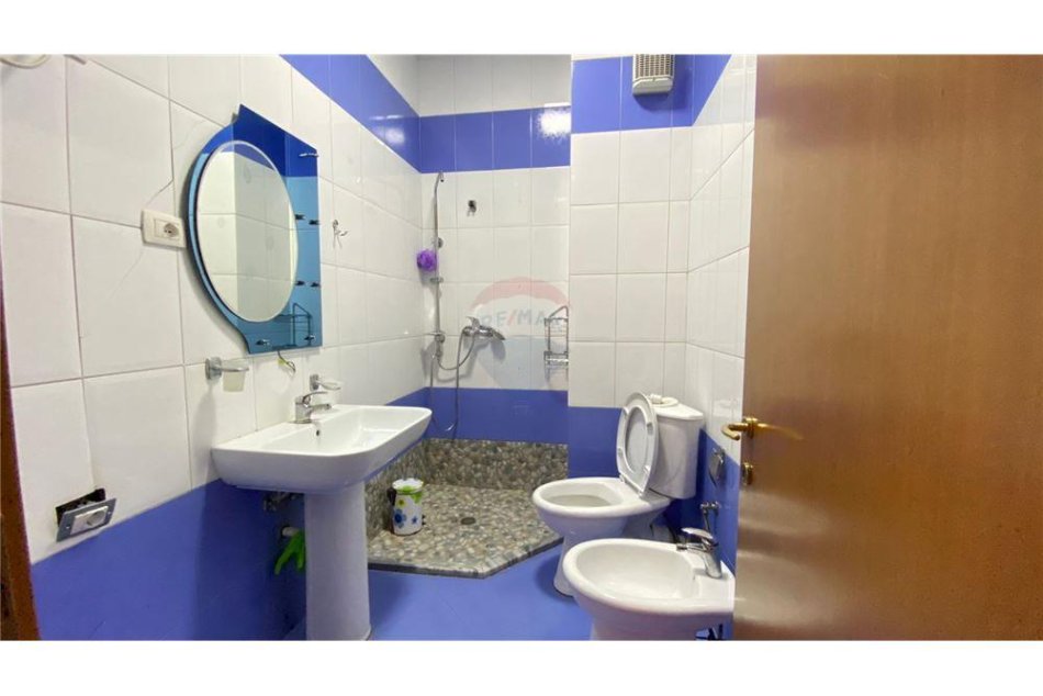 Tirane, jepet me qera apartament 1+1 , 63 m² 600 € (Rruga Dervish Hima - Air Albania)