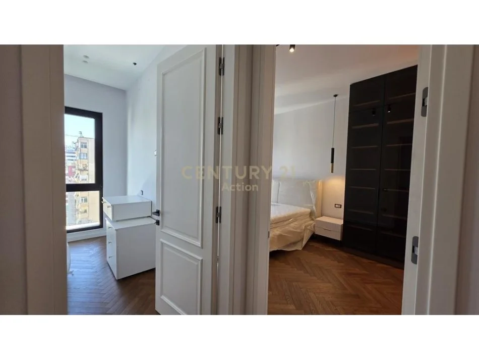 Tirane, jepet me qera apartament 2+1 Kati 8, 116 m² 1.400 € 