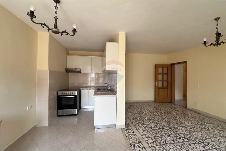 Tirane, jepet me qera apartament 2+1 , 60 m² 400 € (Bulevardi Zogu I, Shqipëri)