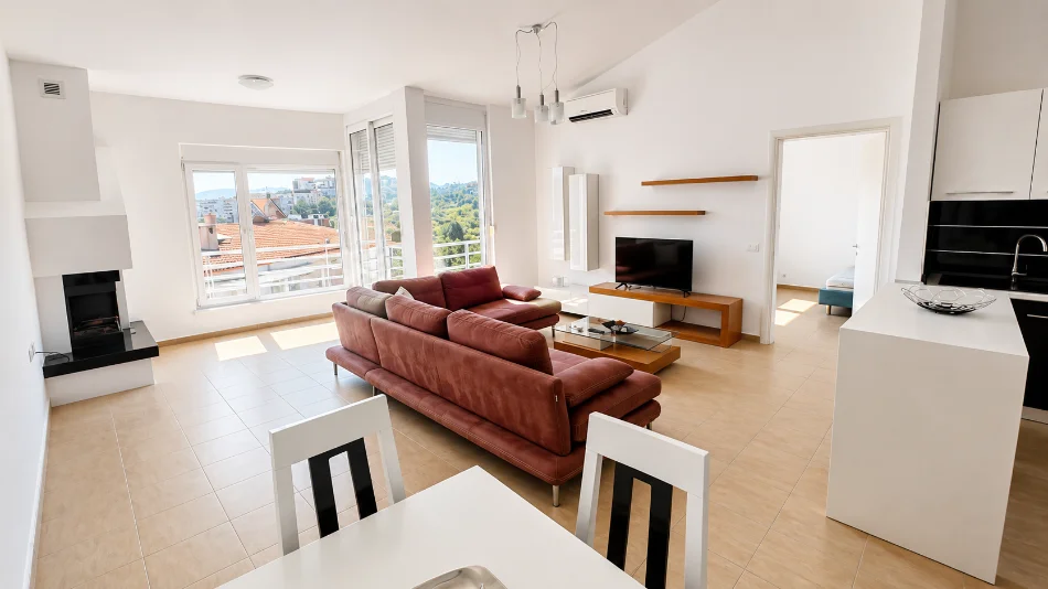 Tirane, jepet me qera apartament 2+1+Ballkon , 90 m² 60,000 ALL (Kodra e Diellit, Tirane)
