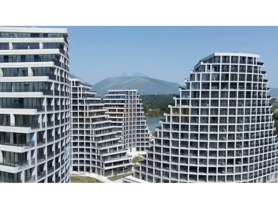 Tirane, shitet apartament 2+1+Ballkon Kati 13, 131 m² 445.000 € (Lake View)