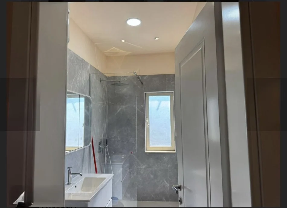 Tirane, jepet me qera apartament 1+1 Kati 3, 600 € 