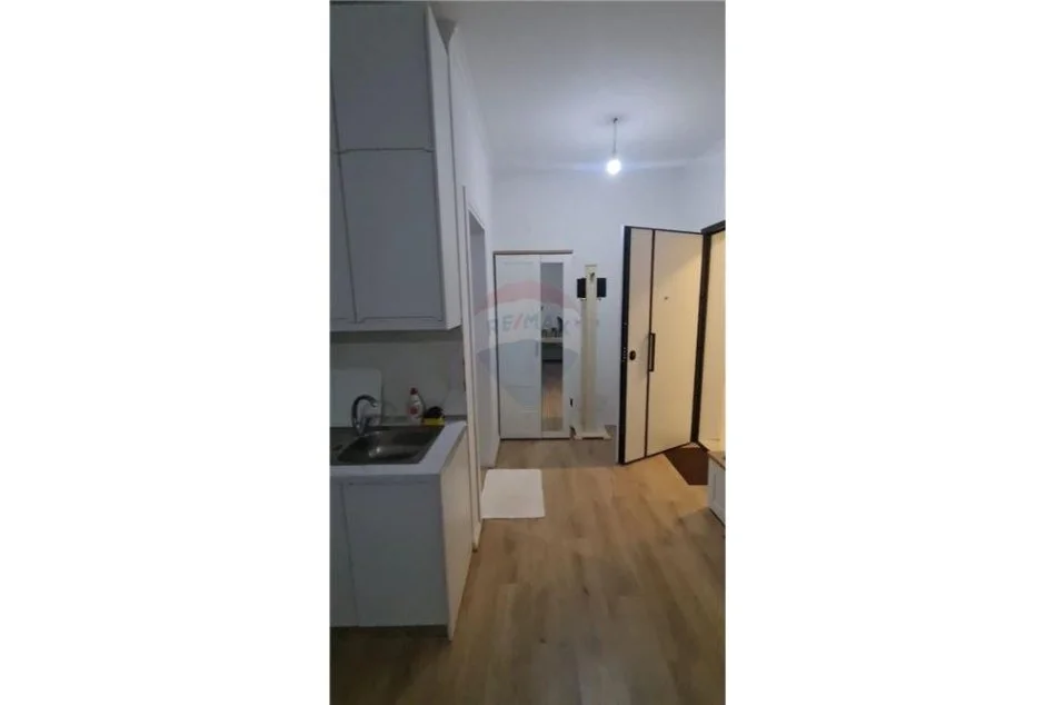 Tirane, jepet me qera apartament , 44 m² 450 € (Zihni Sako - Porcelan - Oxhaku,)