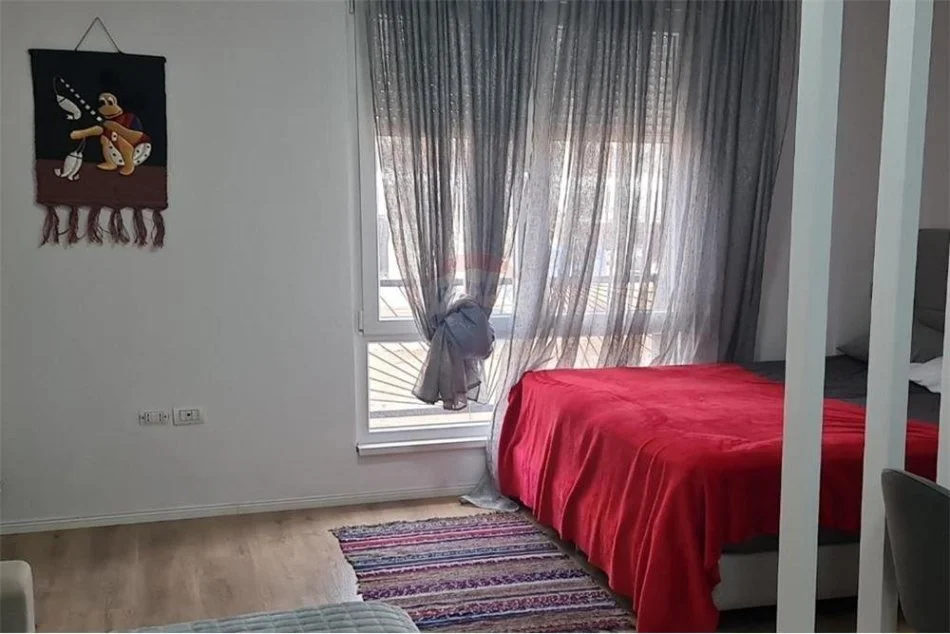 Tirane, jepet me qera apartament , 44 m² 450 € (Zihni Sako - Porcelan - Oxhaku,)