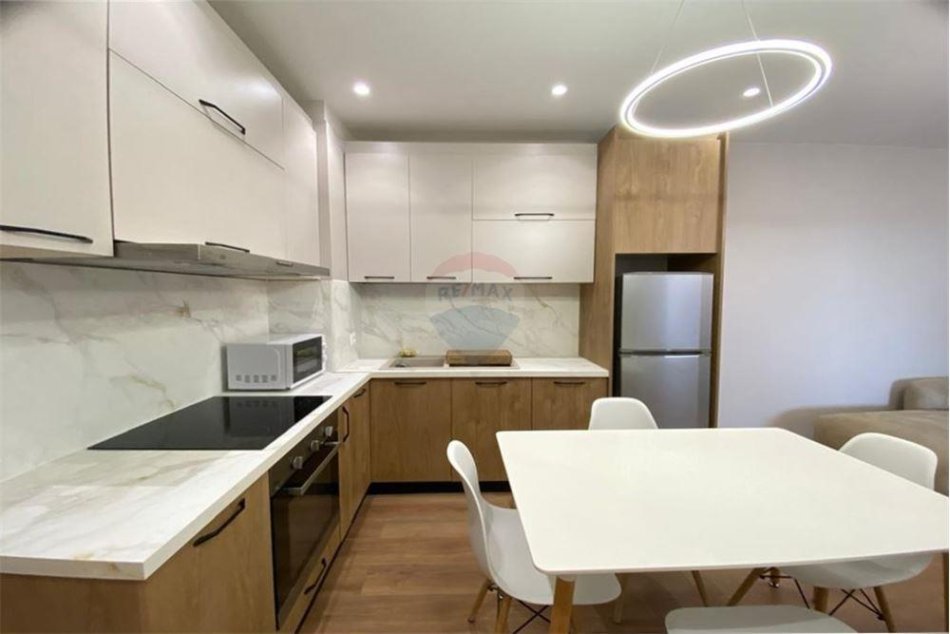 Tirane, jepet me qera apartament 2+1 Kati 10, 87 m² 850 € (Rruga e Kavajes - Rruga e Kavajës - Globe, Albania)