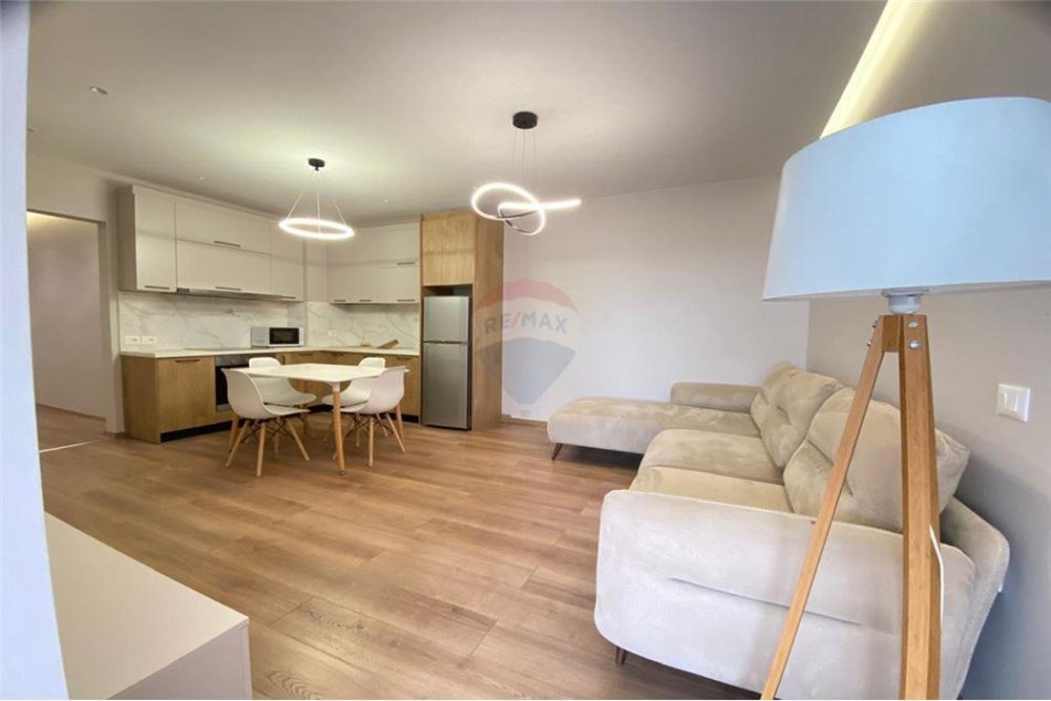 Tirane, jepet me qera apartament 2+1 Kati 10, 87 m² 850 € (Rruga e Kavajes - Rruga e Kavajës - Globe, Albania)