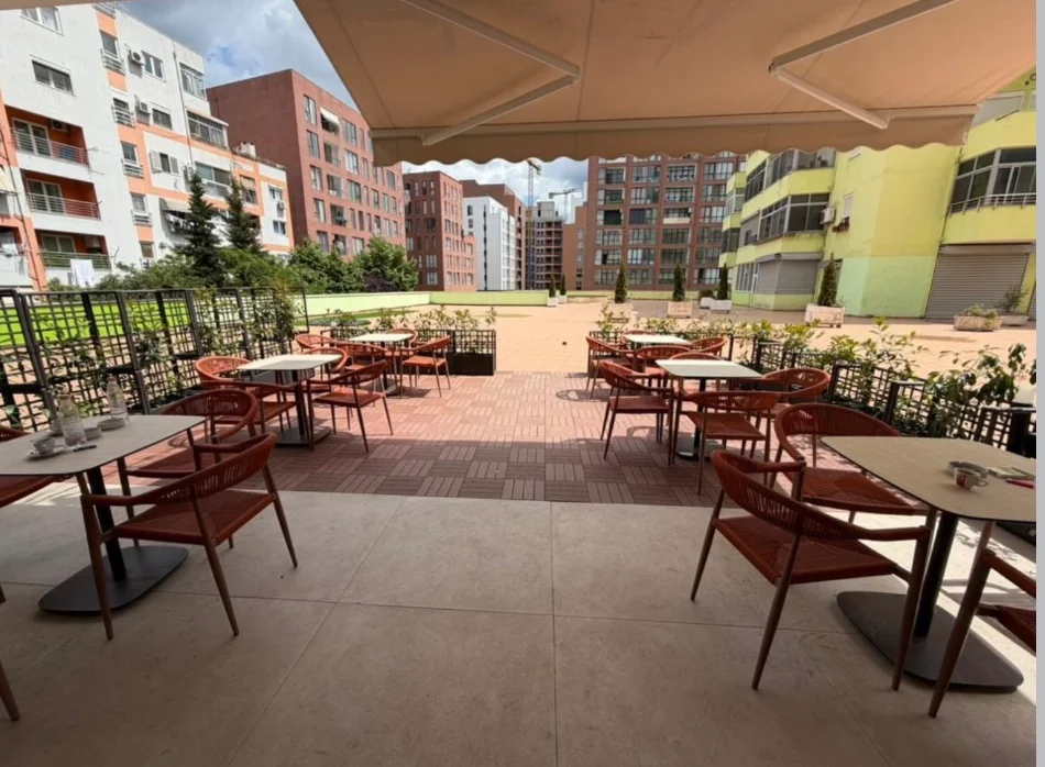 Tirane, shitet ambjent biznesi Kati 0, 80 m² 180.000 € (Jordan Misja)