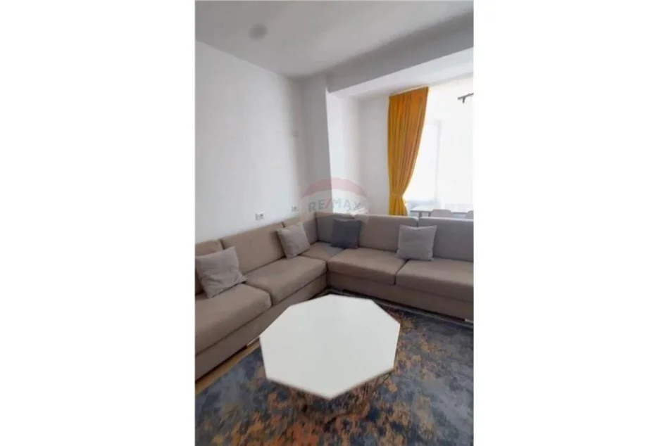 Tirane, jepet me qera apartament 2+1 Kati 3, 114 m² 450 € (rruga pinari - Kopshti Botanik - Pami)