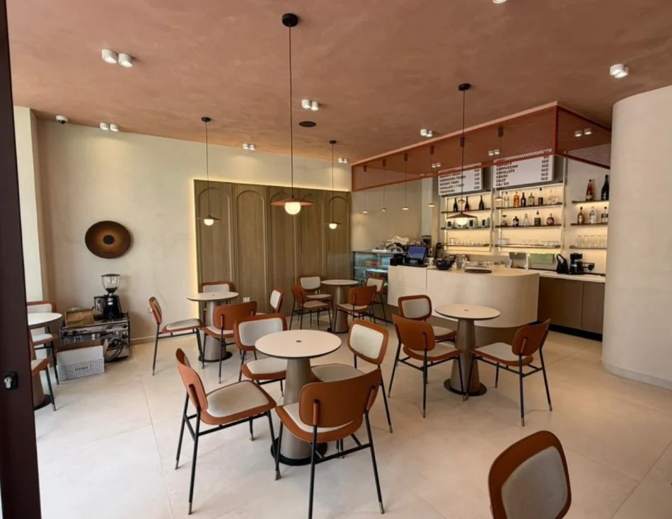 Tirane, shitet ambjent biznesi Kati 0, 80 m² 180.000 € (Jordan Misja)