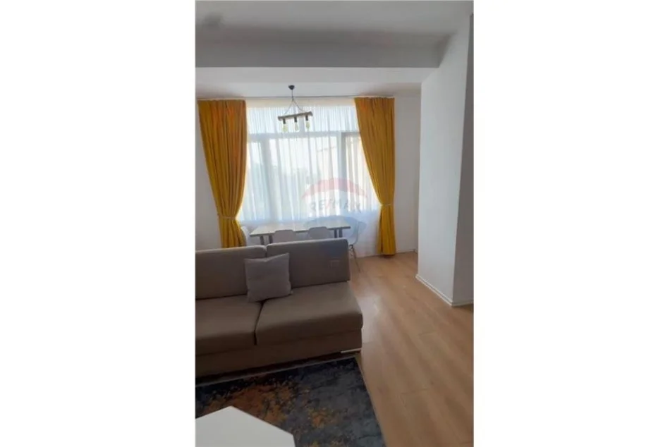 Tirane, jepet me qera apartament 2+1 Kati 3, 114 m² 450 € (rruga pinari - Kopshti Botanik - Pami)