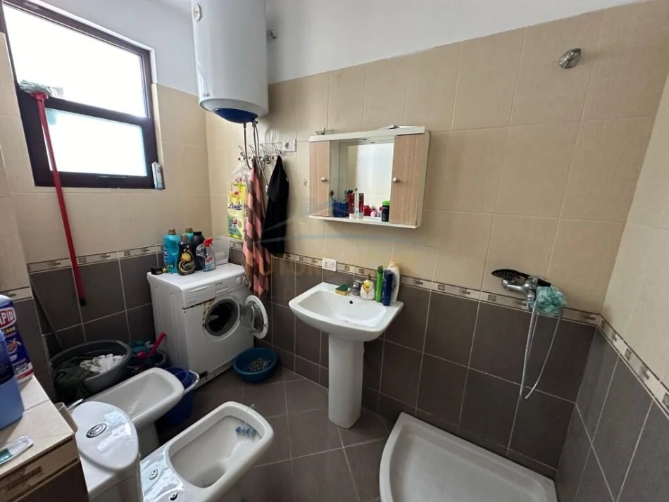 Tirane, shitet apartament 2+1+Ballkon Kati 8, 100 m² 150.000 € (Gramoz Pashko)