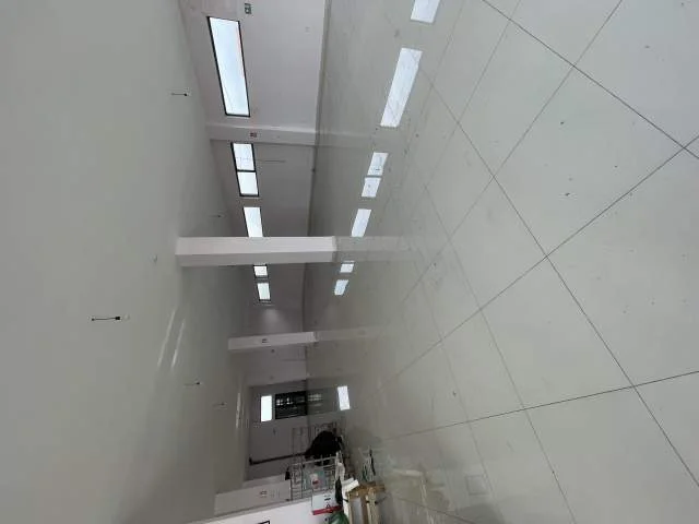 Tirane, jepet me qera magazine Kati 3, 1.500 m² 3.000 Euro (Rr Rinasit)