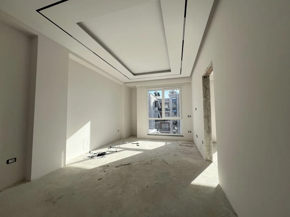 Tirane, shitet apartament 1+1+Ballkon Kati 7, 65 m² (Rruga Egnatia)