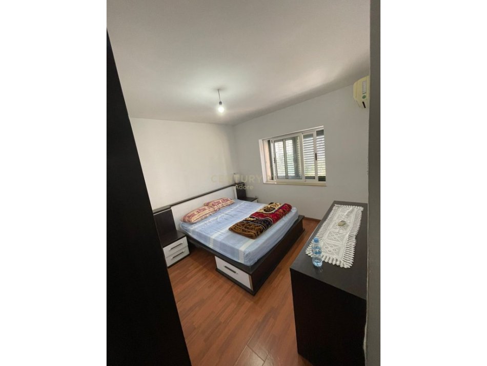 Tirane, jepet me qera apartament 1+1 Kati 4, 55 m² 450 € 