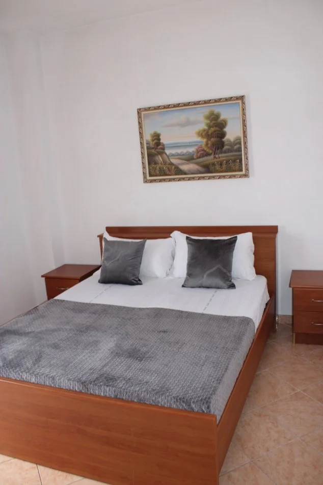Apartament me ndarje Qeraje