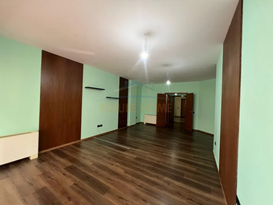 Tirane, jepet me qera ambjent biznesi Kati 6, 132 m² 1.500 € (Ibrahim Rugova,Tirane)
