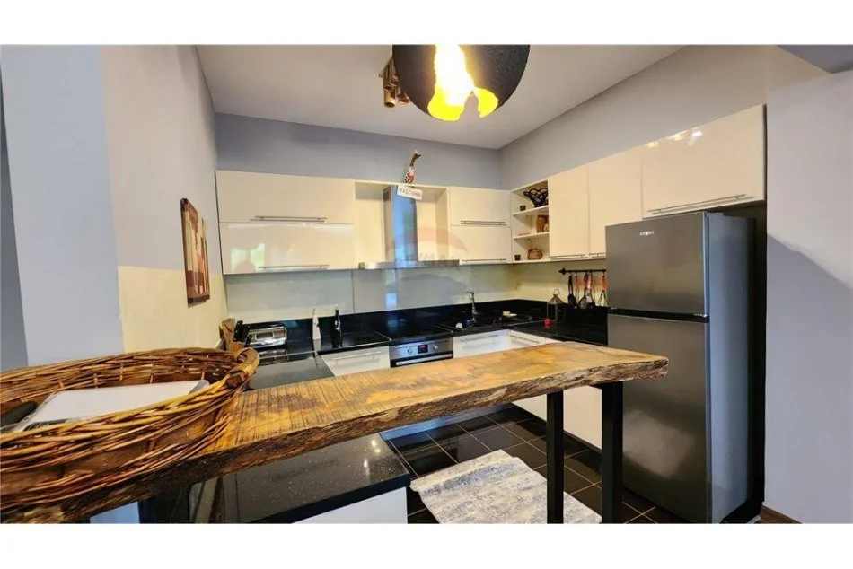 Tirane, jepet me qera apartament 2+1 Kati 2, 63 m² 650 € (Kopshti Zoologjik)