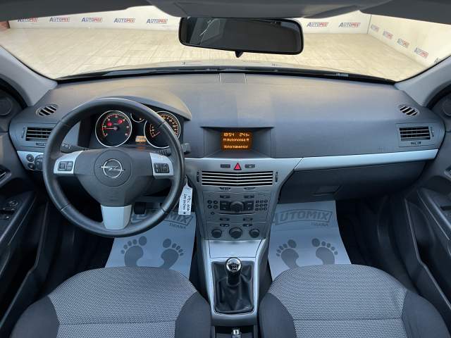 Tirane, shes makine Opel astra Viti 2009, 4.300 Euro