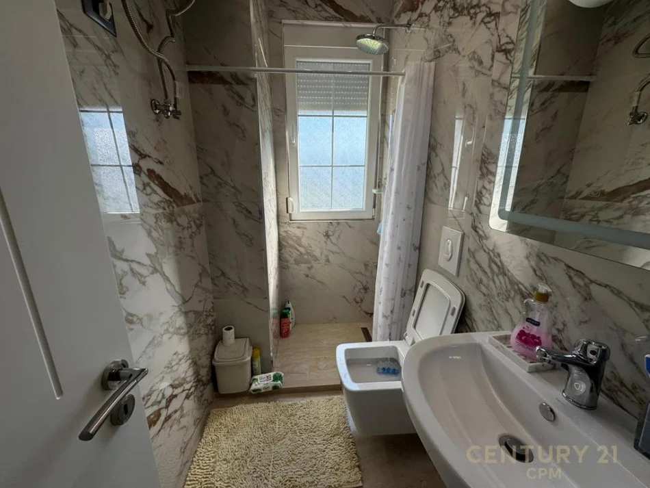 Tirane, shitet apartament 2+1 , 90 m² 129.000 € (Unaza e Re)