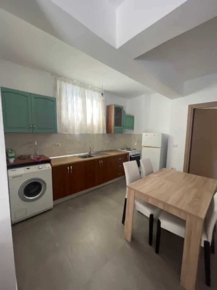 Tirane, jepet me qera apartament 1+1 Kati 0, 350 € 