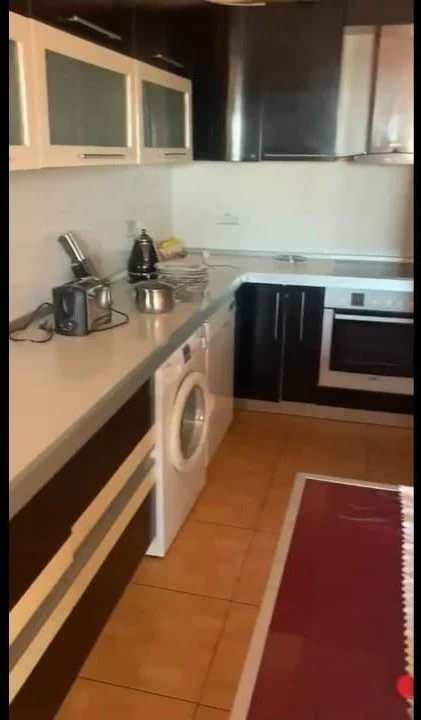 Tirane, jepet me qera apartament 2+1 Kati 7, 110 m² 600 € (Selvia)