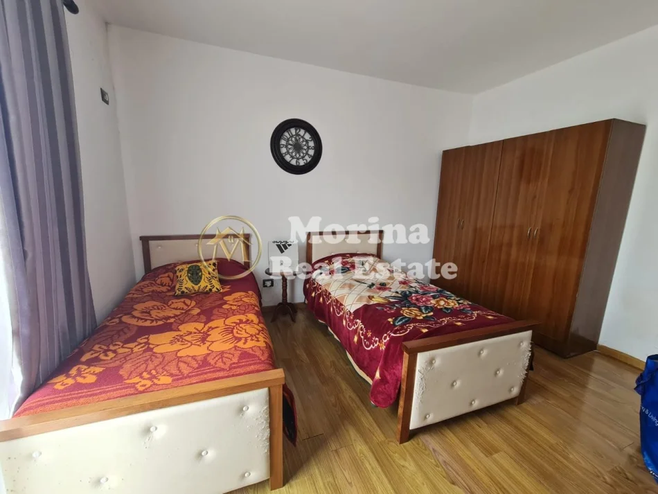 Tirane, jepet me qera apartament 3+1 Kati 6, 150 m² 500 € (Komisariati Nr 4)