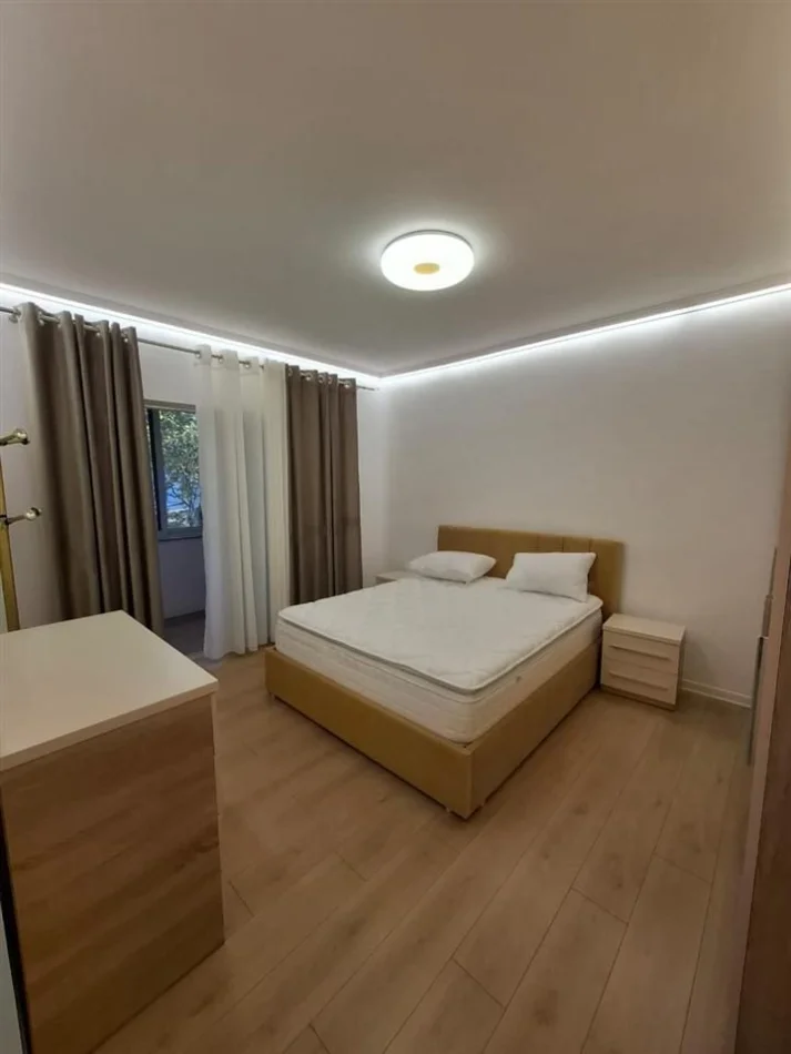 Tirane, jepet me qera apartament 1+1 Kati 3, 60 m² 550 € (Stacioni I Trenit)