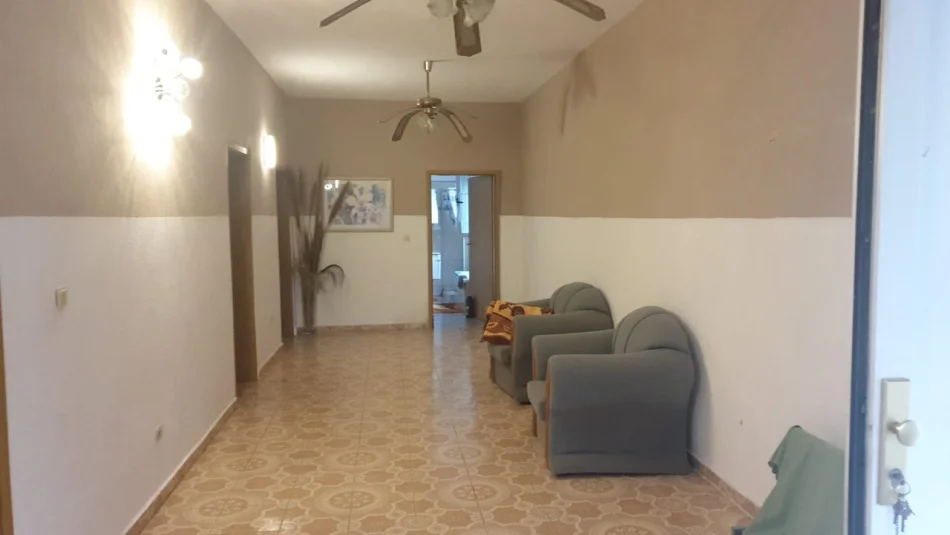 Tirane, jepet me qera apartament 1+1 Kati 2, 65 m² 450 € (Tregu Elektrik)