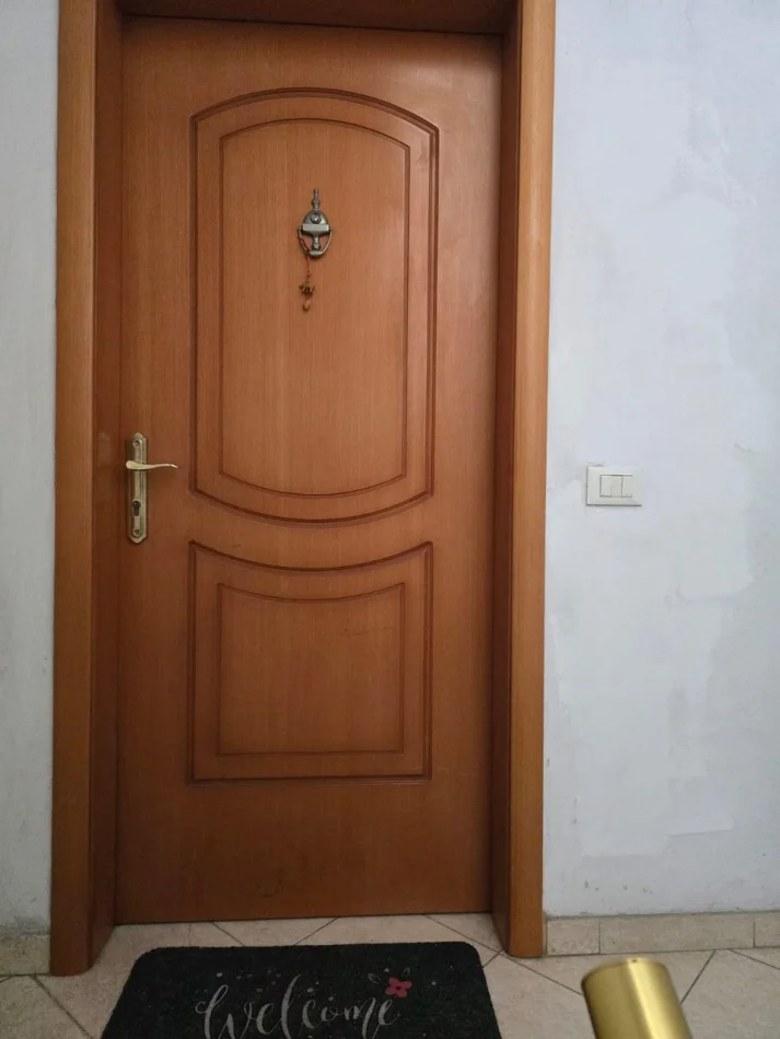 Tirane, jepet me qera apartament 2+1 Kati 3, 120 m² 650 € (Rruga Siri Kodra)