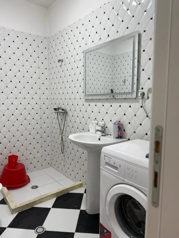 Tirane, jepet me qera apartament 2+1 Kati 3, 90 m² (21 Dhjetori)