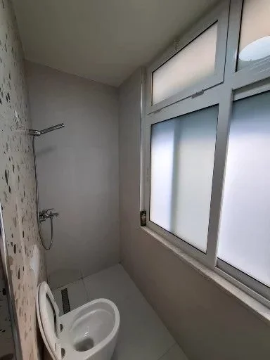 Tirane, jepet me qera apartament 2+1 Kati 4, 60 m² 600 € (Rruga e Barrikadave)