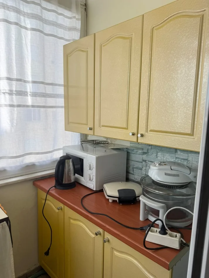 Tirane, jepet me qera apartament 1+1 Kati 6, 60 m² 400 € (Oxhaku)