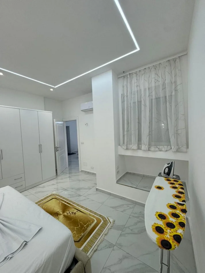 Tirane, jepet me qera apartament 1+1 Kati 9, 90 m² 800 € (Rruga Siri Kodra)