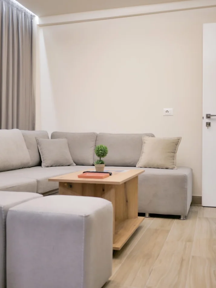 Tirane, jepet me qera apartament 1+1 Kati 1, 65 m² 750 € (21 Dhjetori)