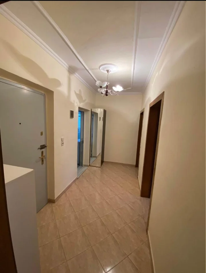 Tirane, jepet me qera apartament 2+1 Kati 5, 80 m² 550 € (Prokuroria e Rrethit Gjyqësor Tiranë)
