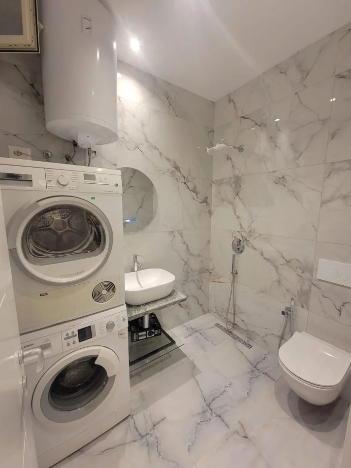 Tirane, jepet me qera apartament 1+1 Kati 1, 60 m² 550 € (Rruga e Durrësit)