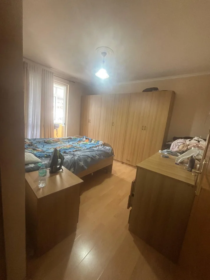 Tirane, jepet me qera apartament 2+1 Kati 3, 85 m² 400 € (Kinostudio)