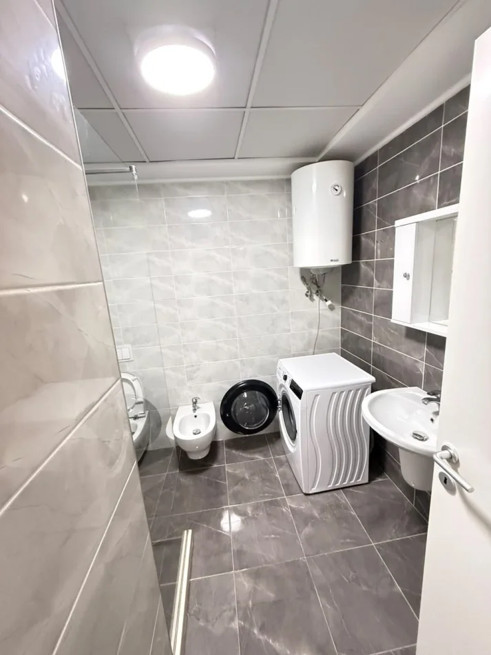 Tirane, jepet me qera apartament 2+1 Kati 4, 95 m² 830 € (Rruga Don Bosko)