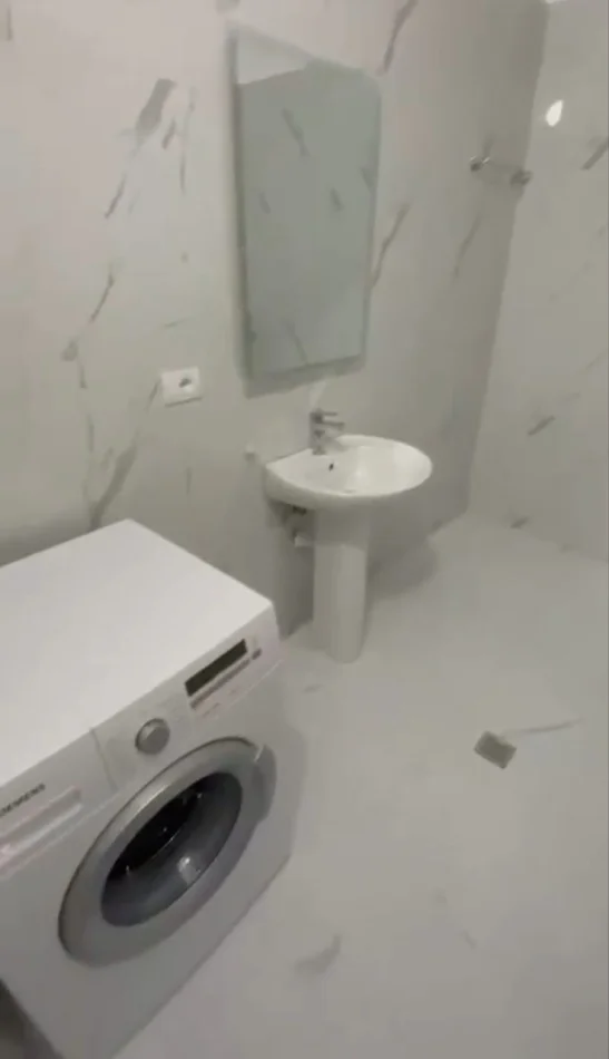 Tirane, jepet me qera apartament 1+1 Kati 1, 65 m² 400 € (Spitali Amerikan 2)