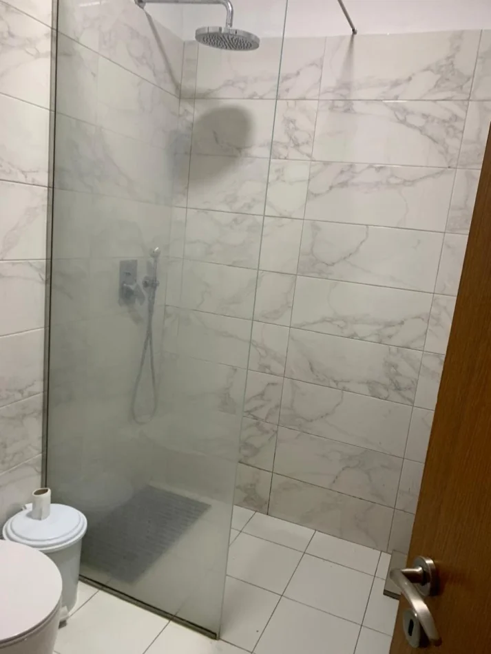 Kavaje, jepet me qera apartament 1+1 Kati 2, 69 m² 450 € (Shkembi i Kavajes)