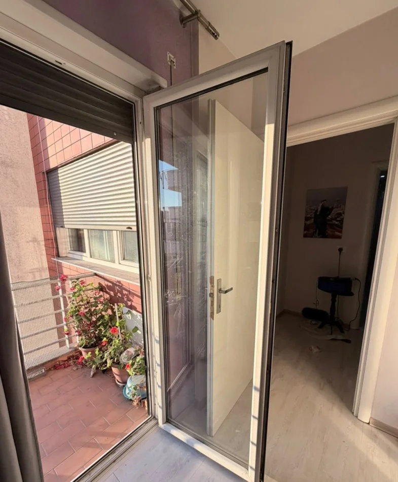 Tirane, jepet me qera apartament 1+1 Kati 8, 78 m² 550 € (Materniteti i Ri)