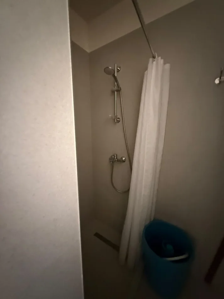 Tirane, jepet me qera apartament 1+1 Kati 3, 74 m² 450 € (Medrese)
