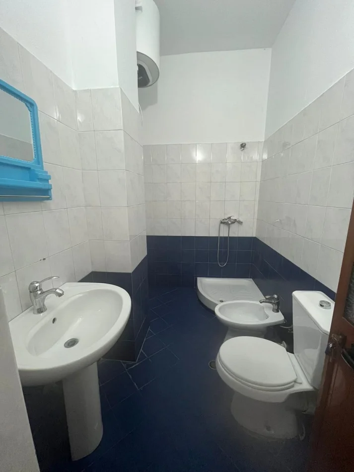 Tirane, jepet me qera apartament Studio Kati 2, 30 m² 250 € (Vilat Amerikane)