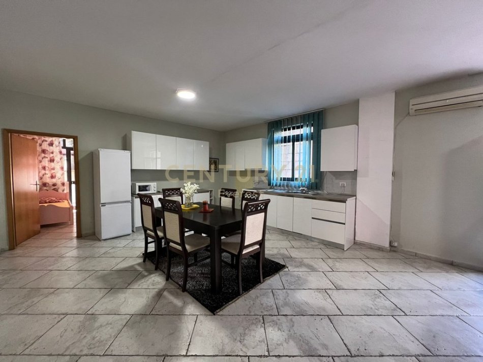Tirane, jap me qera apartament 2+1 Kati 1, 100 m² 600 € 
